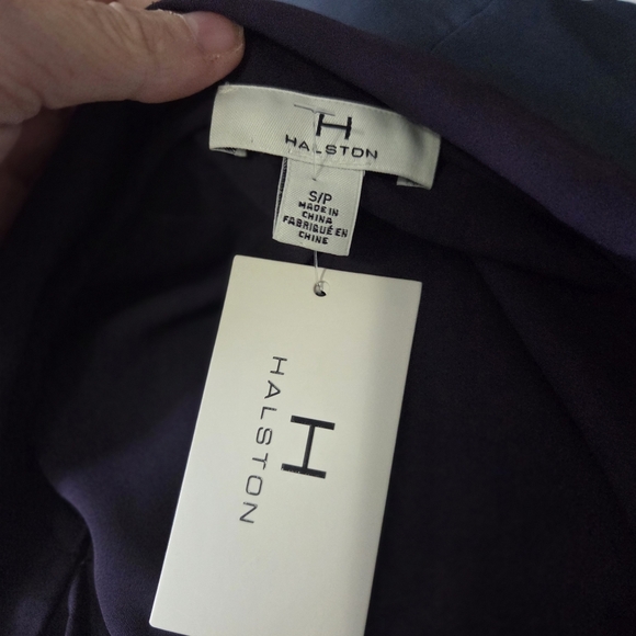 Halston Elegant Purple Blouse Size Small - Picture 5 of 5